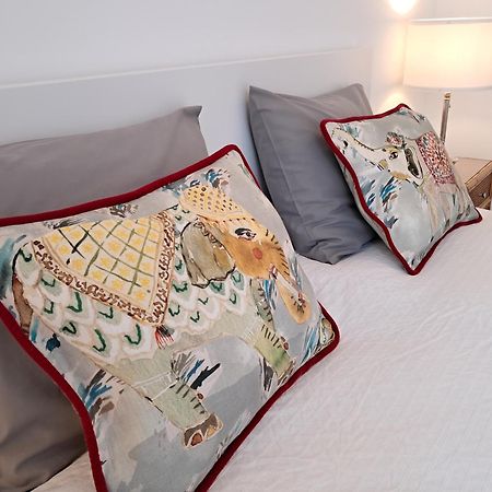 Apartamentos Almirante Hoyos Seville Luaran gambar