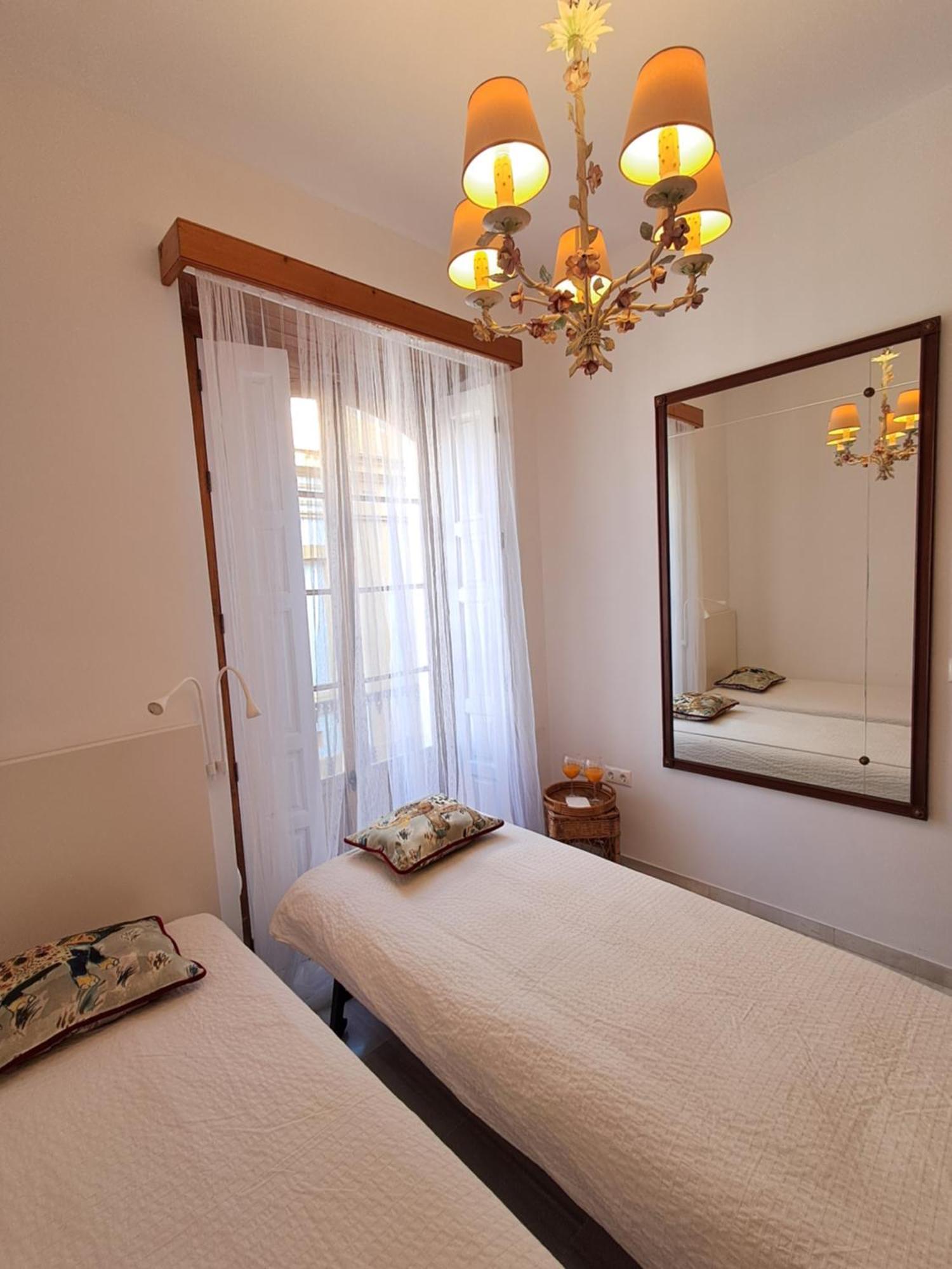 Apartamentos Almirante Hoyos Seville Luaran gambar