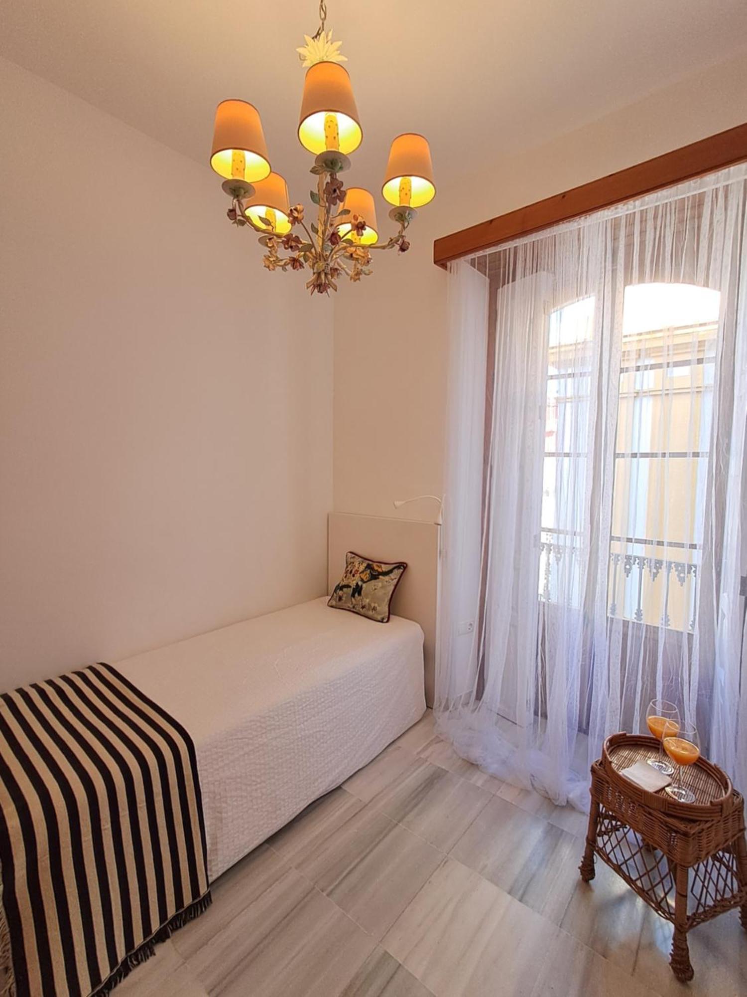 Apartamentos Almirante Hoyos Seville Luaran gambar