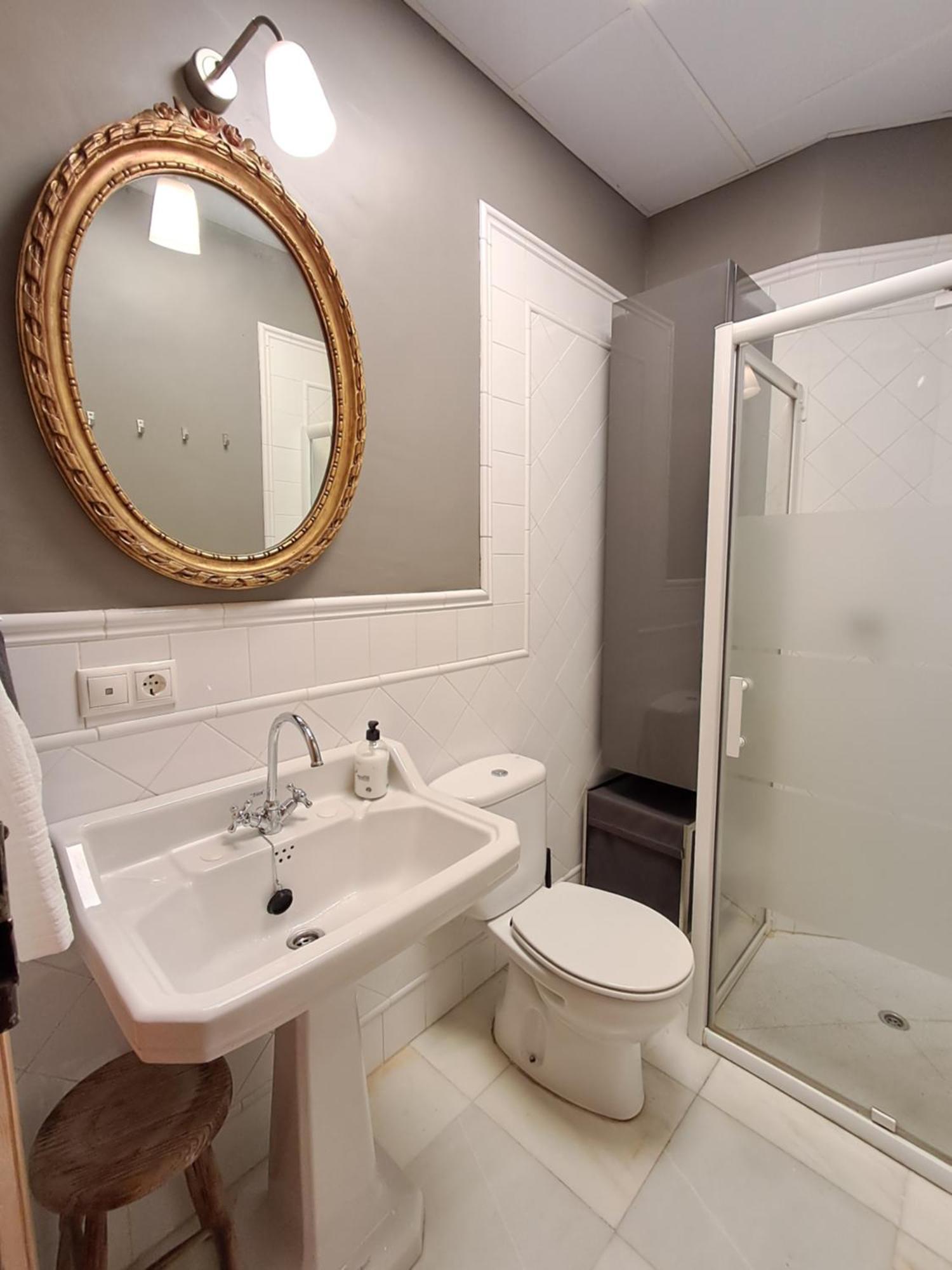 Apartamentos Almirante Hoyos Seville Luaran gambar
