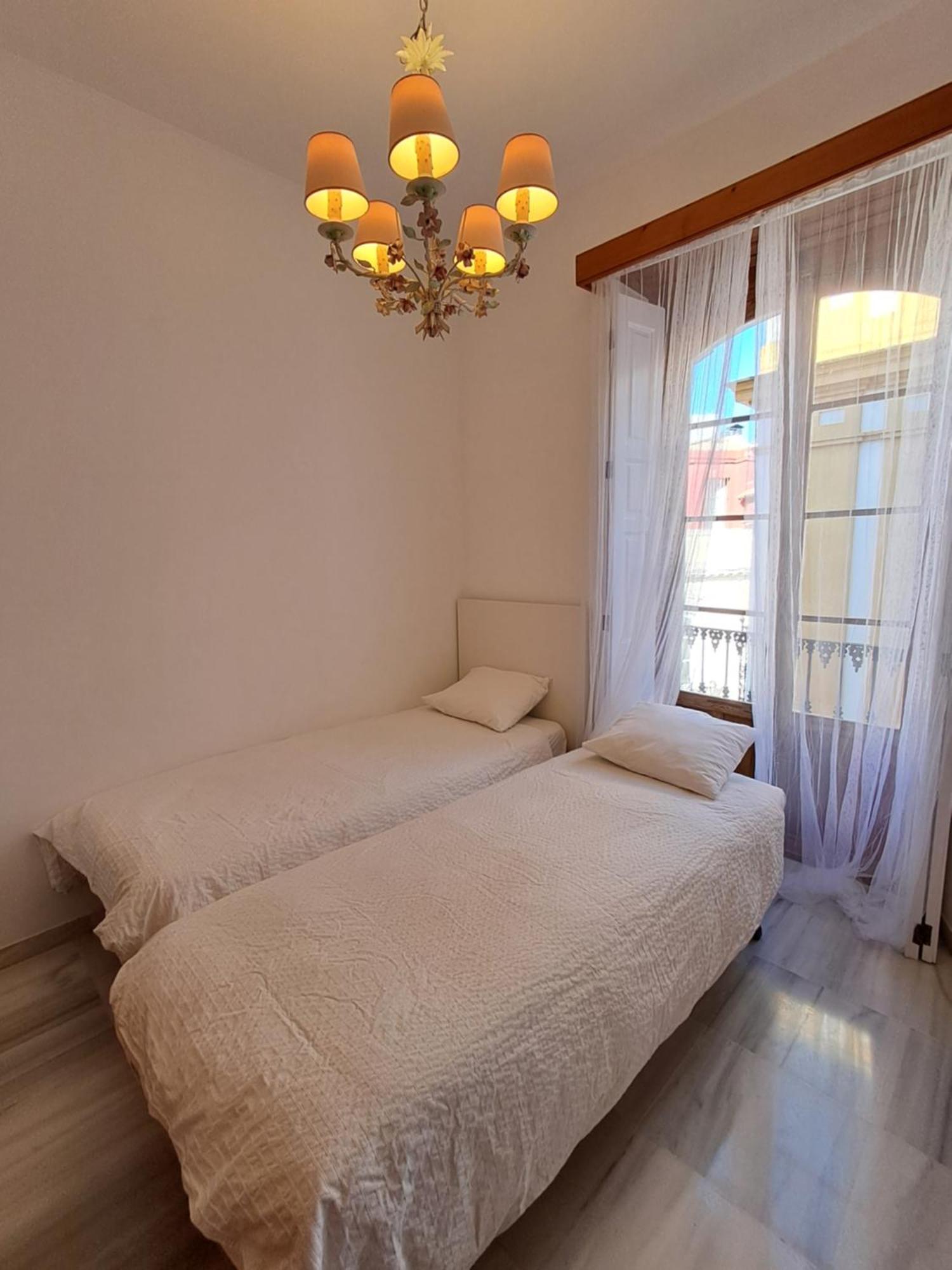 Apartamentos Almirante Hoyos Seville Luaran gambar