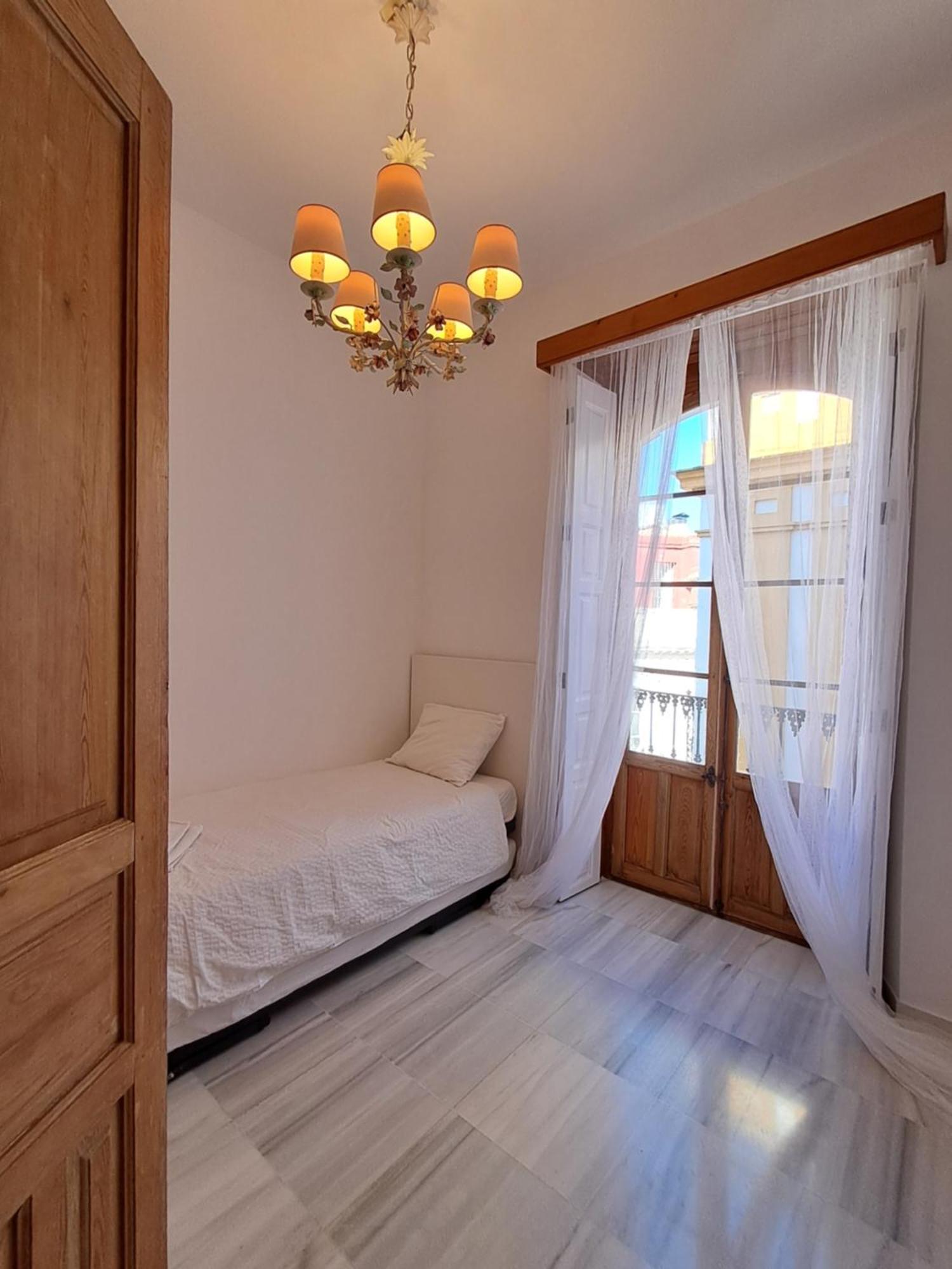 Apartamentos Almirante Hoyos Seville Luaran gambar