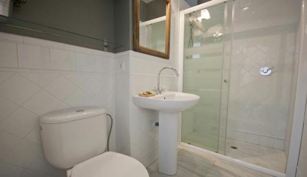 Apartamentos Almirante Hoyos Seville Luaran gambar