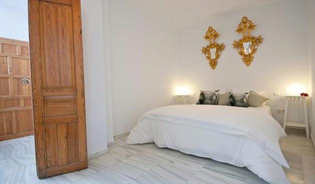 Apartamentos Almirante Hoyos Seville Luaran gambar