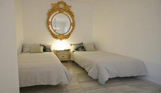 Apartamentos Almirante Hoyos Seville Luaran gambar